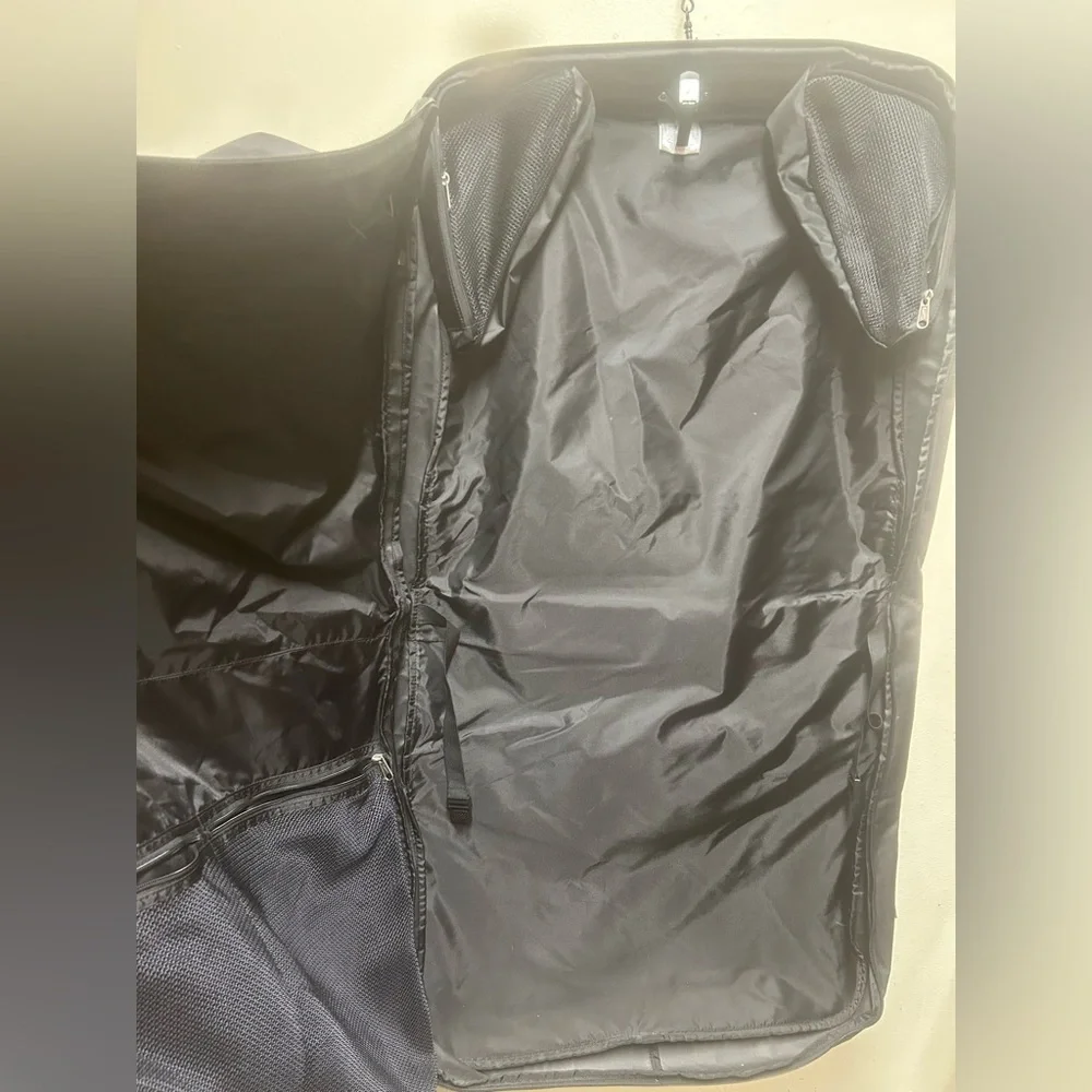 VTG Nike Equipment Garment Luggage Suitcase Black Bag Travel 25